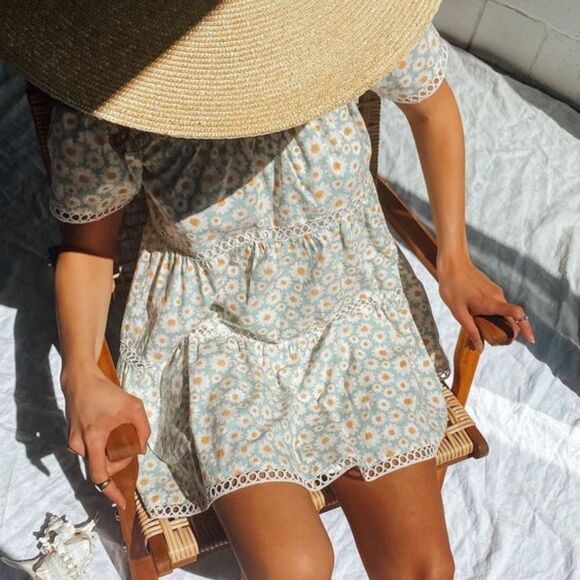 Mini tiered dress with eyelet lace trim - Picture 1 of 4